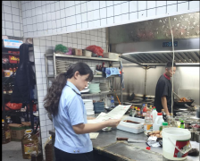 <b>一步规范夏日夜间食物市场运营次序</b>